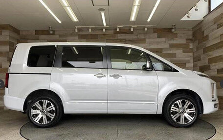Mitsubishi Delica D:5 I, 2022 год, 3 430 000 рублей, 3 фотография