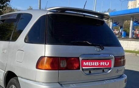 Toyota Ipsum II, 1998 год, 500 000 рублей, 2 фотография