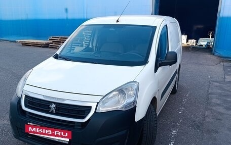 Peugeot Partner II рестайлинг 2, 2016 год, 750 000 рублей, 2 фотография
