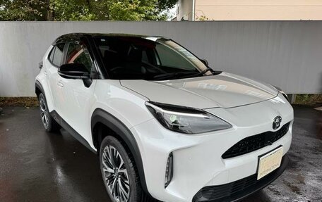 Toyota Yaris Cross, 2023 год, 1 650 000 рублей, 4 фотография