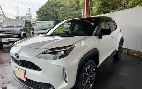 Toyota Yaris Cross, 2023 год, 1 650 000 рублей, 2 фотография