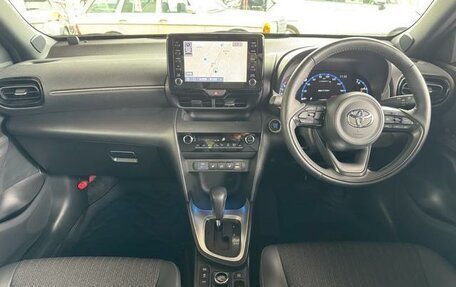 Toyota Yaris Cross, 2023 год, 1 650 000 рублей, 11 фотография