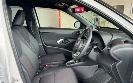 Toyota Yaris Cross, 2023 год, 1 650 000 рублей, 18 фотография