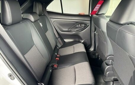 Toyota Yaris Cross, 2023 год, 1 650 000 рублей, 19 фотография