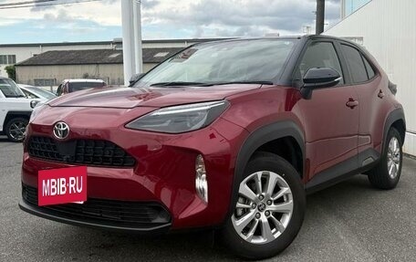 Toyota Yaris Cross, 2023 год, 1 650 000 рублей, 2 фотография