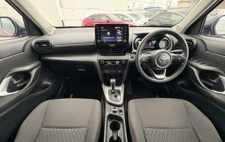 Toyota Yaris Cross, 2023 год, 1 650 000 рублей, 9 фотография