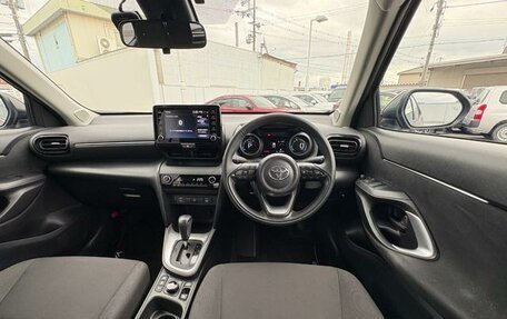 Toyota Yaris Cross, 2023 год, 1 650 000 рублей, 10 фотография