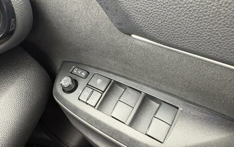 Toyota Yaris Cross, 2023 год, 1 650 000 рублей, 22 фотография