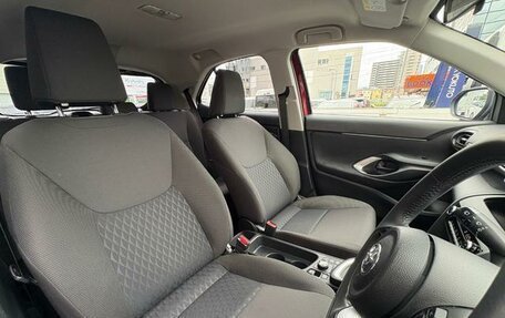 Toyota Yaris Cross, 2023 год, 1 650 000 рублей, 23 фотография