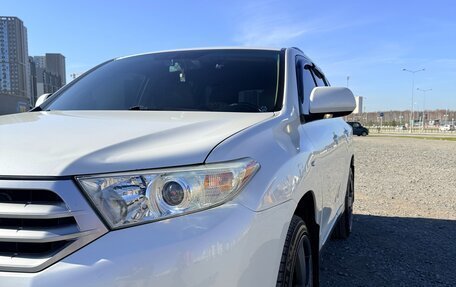 Toyota Highlander III, 2011 год, 2 700 000 рублей, 2 фотография
