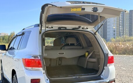 Toyota Highlander III, 2011 год, 2 700 000 рублей, 16 фотография