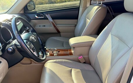 Toyota Highlander III, 2011 год, 2 700 000 рублей, 12 фотография