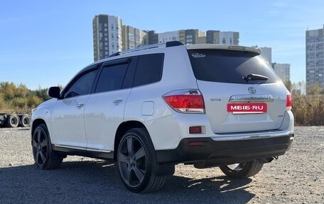 Toyota Highlander III, 2011 год, 2 700 000 рублей, 24 фотография