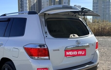 Toyota Highlander III, 2011 год, 2 700 000 рублей, 17 фотография
