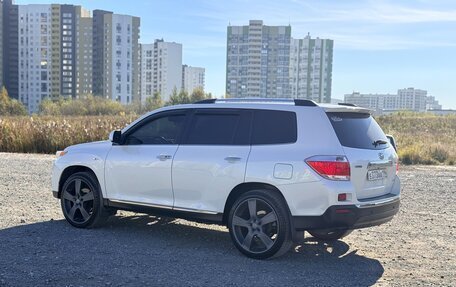 Toyota Highlander III, 2011 год, 2 700 000 рублей, 25 фотография