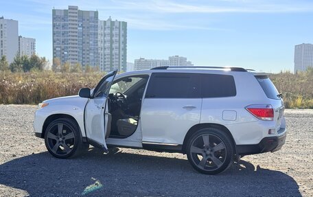 Toyota Highlander III, 2011 год, 2 700 000 рублей, 26 фотография