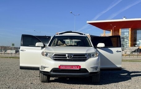 Toyota Highlander III, 2011 год, 2 700 000 рублей, 28 фотография