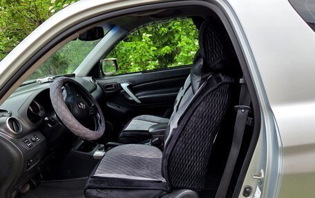 Toyota RAV4, 2003 год, 1 050 000 рублей, 18 фотография