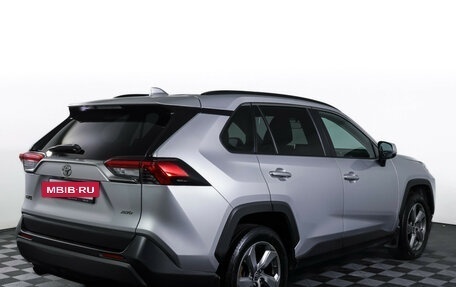 Toyota RAV4, 2020 год, 3 190 000 рублей, 5 фотография