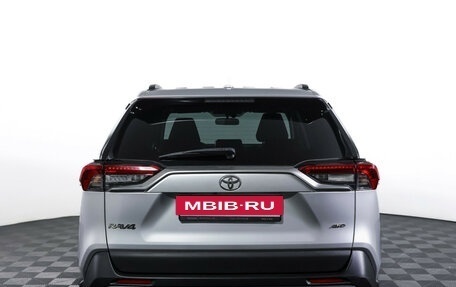Toyota RAV4, 2020 год, 3 190 000 рублей, 6 фотография