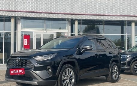 Toyota RAV4, 2021 год, 3 100 000 рублей, 1 фотография