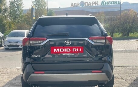 Toyota RAV4, 2021 год, 3 100 000 рублей, 6 фотография