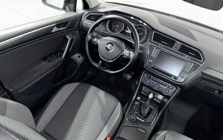 Volkswagen Tiguan II, 2017 год, 2 080 000 рублей, 19 фотография