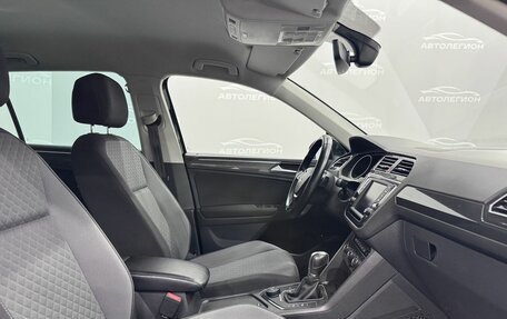 Volkswagen Tiguan II, 2017 год, 2 080 000 рублей, 22 фотография
