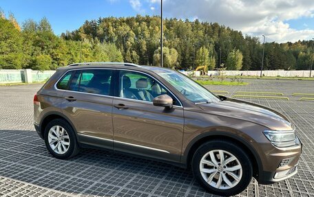 Volkswagen Tiguan II, 2019 год, 2 099 000 рублей, 4 фотография