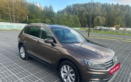Volkswagen Tiguan II, 2019 год, 2 099 000 рублей, 2 фотография