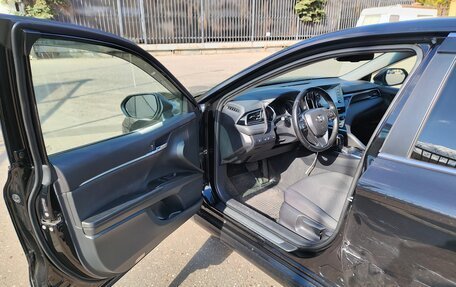 Toyota Camry, 2021 год, 2 350 000 рублей, 7 фотография