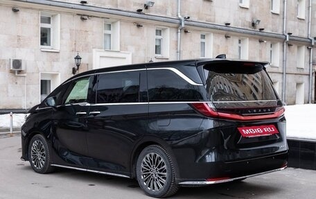 Lexus LM, 2024 год, 18 000 000 рублей, 16 фотография