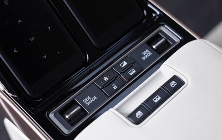 Lexus LM, 2024 год, 18 000 000 рублей, 34 фотография