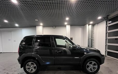 Chevrolet Niva I рестайлинг, 2018 год, 693 000 рублей, 2 фотография