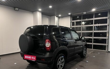 Chevrolet Niva I рестайлинг, 2018 год, 693 000 рублей, 3 фотография