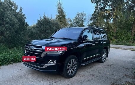 Toyota Land Cruiser 200, 2019 год, 3 250 000 рублей, 2 фотография