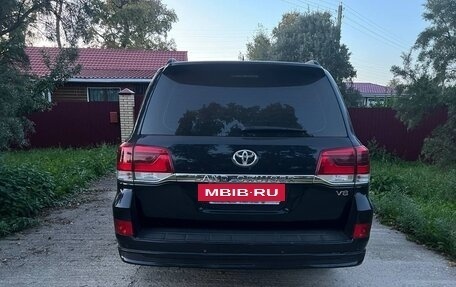 Toyota Land Cruiser 200, 2019 год, 3 250 000 рублей, 4 фотография