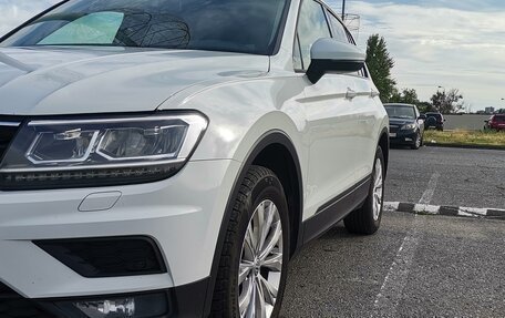 Volkswagen Tiguan II, 2019 год, 2 070 000 рублей, 2 фотография