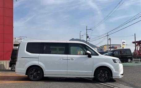 Honda Stepwgn, 2023 год, 2 350 089 рублей, 5 фотография