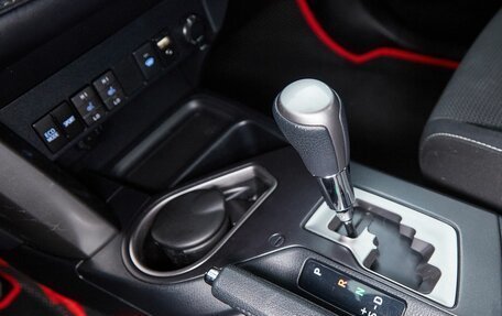 Toyota RAV4, 2019 год, 2 700 000 рублей, 18 фотография