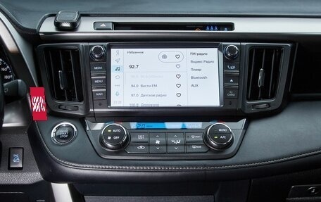 Toyota RAV4, 2019 год, 2 700 000 рублей, 16 фотография
