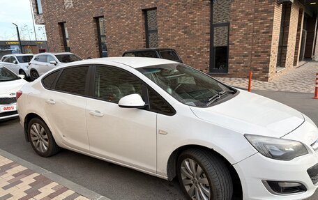 Opel Astra J, 2013 год, 730 000 рублей, 2 фотография