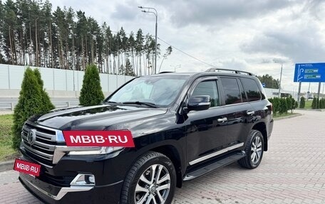 Toyota Land Cruiser 200, 2015 год, 4 370 000 рублей, 6 фотография