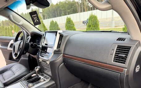 Toyota Land Cruiser 200, 2015 год, 4 370 000 рублей, 22 фотография