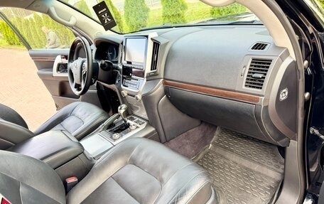 Toyota Land Cruiser 200, 2015 год, 4 370 000 рублей, 18 фотография