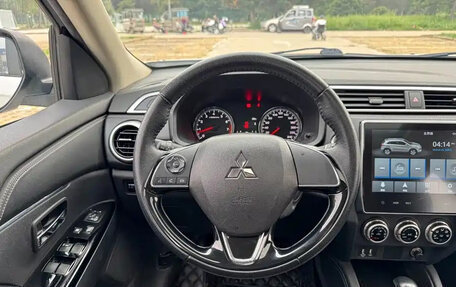 Mitsubishi ASX I рестайлинг, 2023 год, 1 750 000 рублей, 10 фотография