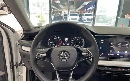 Skoda Octavia IV, 2023 год, 2 388 008 рублей, 8 фотография