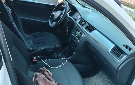 Skoda Rapid I, 2014 год, 550 000 рублей, 4 фотография