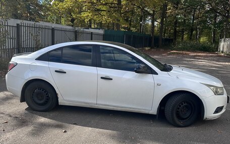 Chevrolet Cruze II, 2010 год, 570 000 рублей, 3 фотография