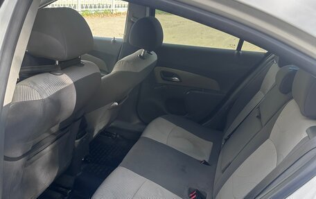 Chevrolet Cruze II, 2010 год, 570 000 рублей, 6 фотография